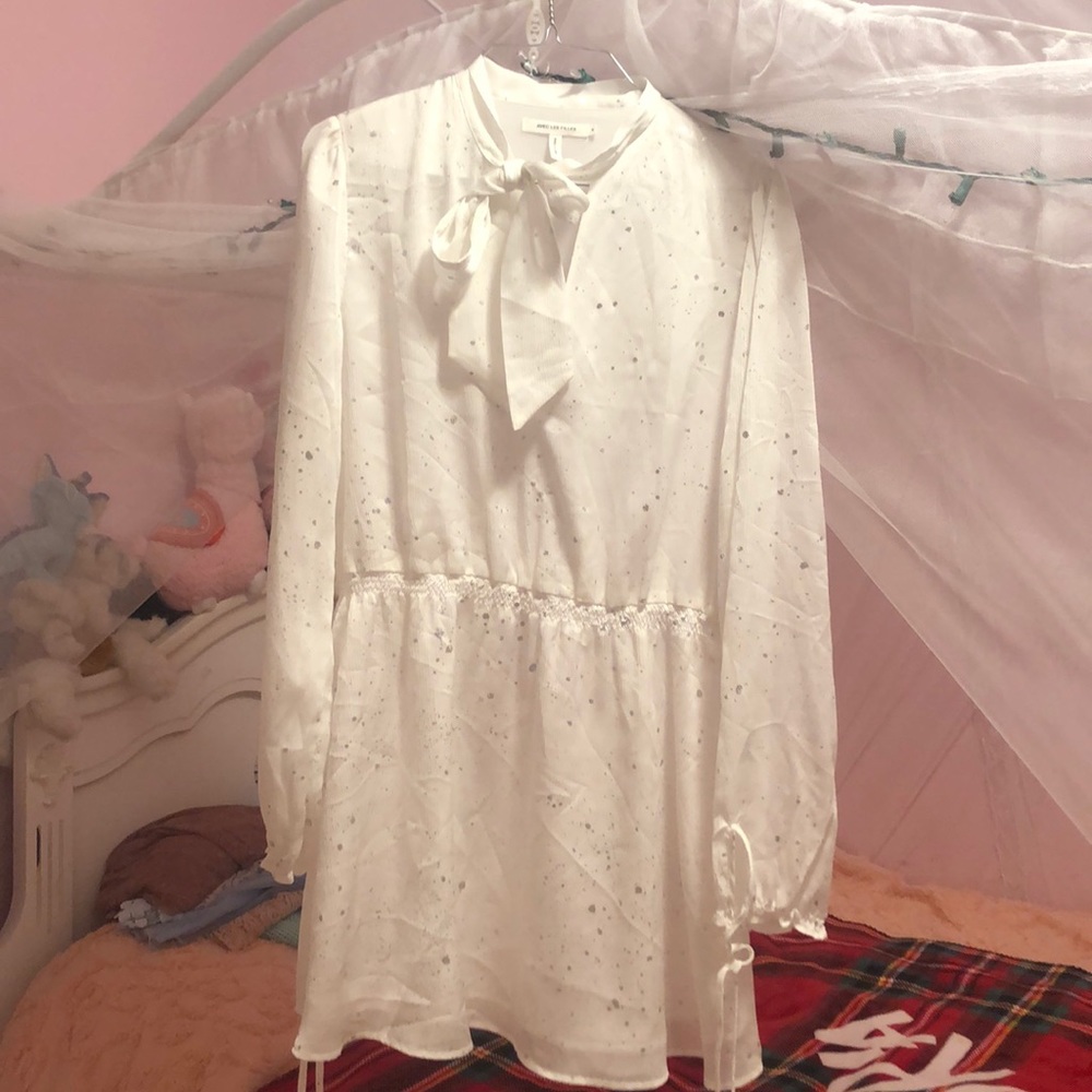 White long sleeve dress